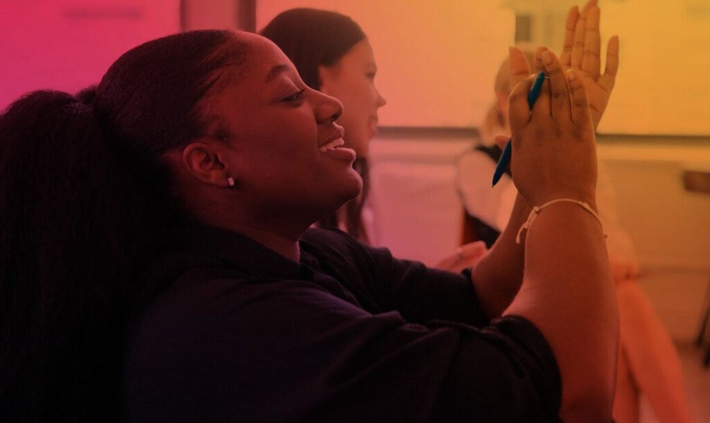 Build an Inspiring Employee Recognition Program by Incorporating Peer Recognition